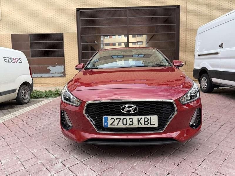 Usado Hyundai i30 120 CV (88 kW) 2017 Burdeos Utilitario