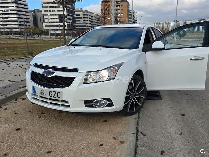 Usado Chevrolet Cruze LS 125 CV (91 kW) 2010 Blanco Berlina