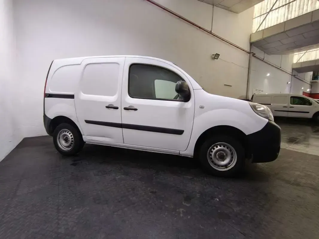 Usado Renault Kangoo 75 CV (55 kW) 2020 Blanco Monovolumen