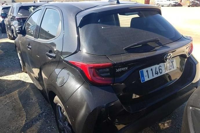 Usado Toyota Yaris Hybrid Active 116 CV (85 kW) 2025 Negro Utilitario