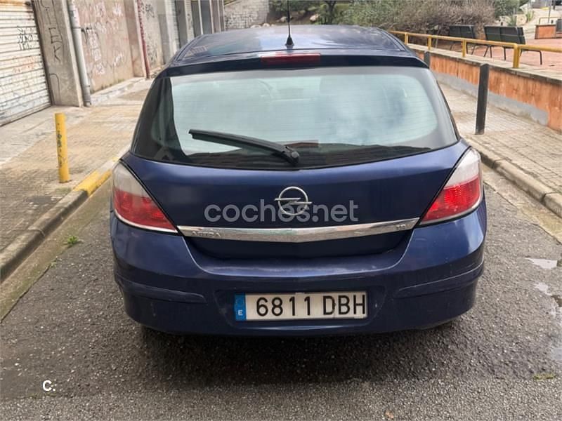 Usado Opel Astra Cosmo 125 CV (91 kW) 2004 Azul Berlina