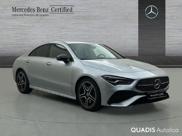 Usado Mercedes CLA220 190 CV (139 kW) 2025 Plata hightech Berlina