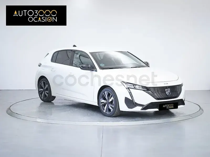 Usado Peugeot 308 Allure 130 CV (95 kW) 2022 Blanco Berlina
