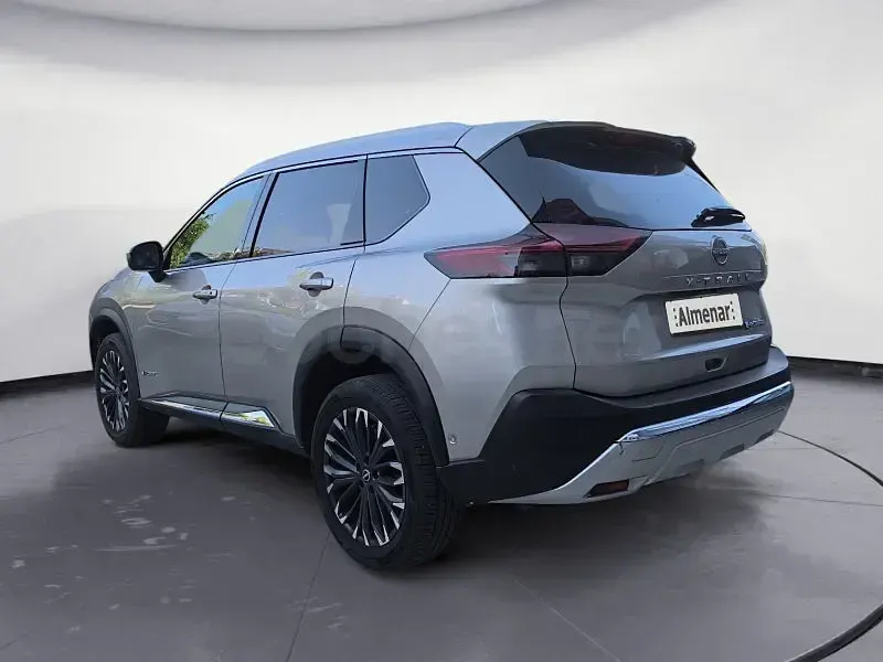 Usado Nissan X-Trail Tekna 204 CV (150 kW) 2025 Gris / plata SUV