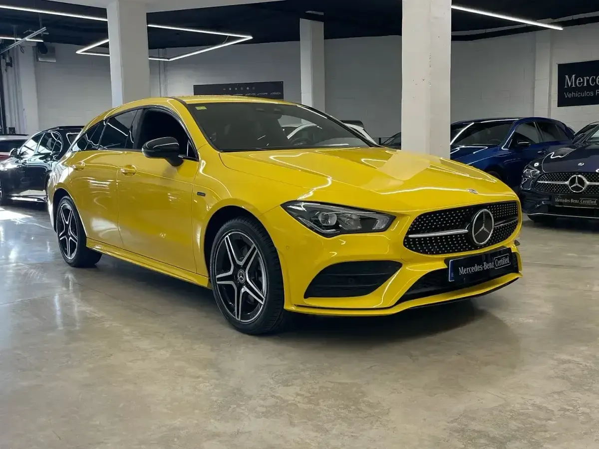 Usado Mercedes CLA250e 218 CV (160 kW) 2021 Amarillo Berlina