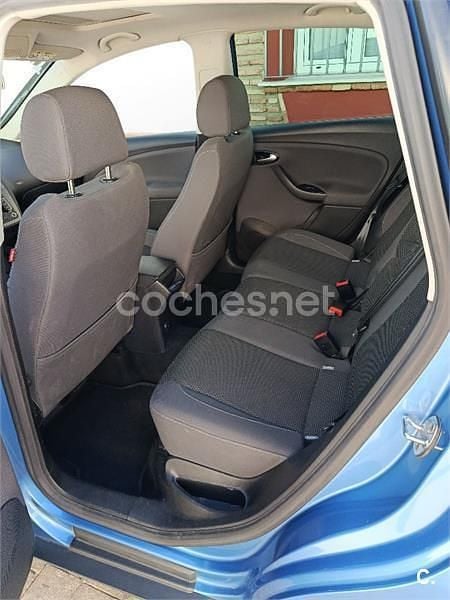 Usado Seat Altea XL I-Tech 105 CV (77 kW) 2014 Azul Monovolumen