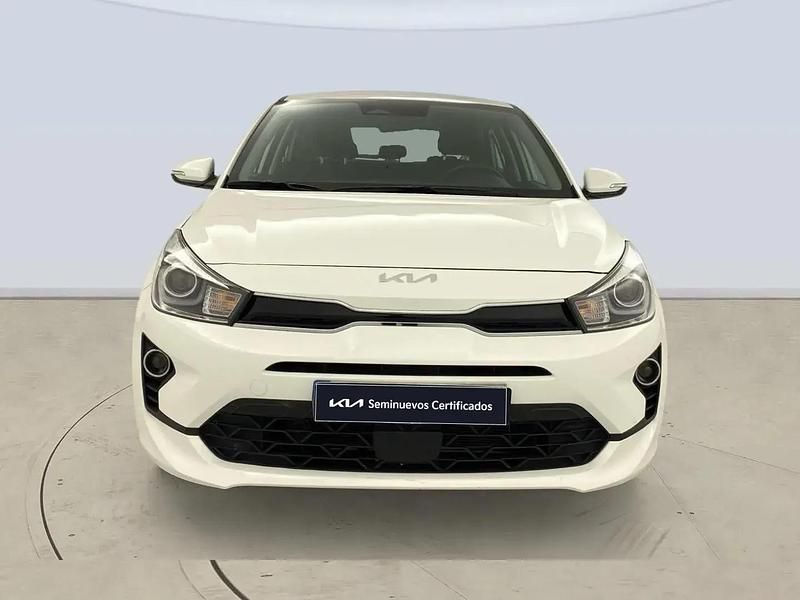 Usado Kia Rio 84 CV (61 kW) 2022 Blanco