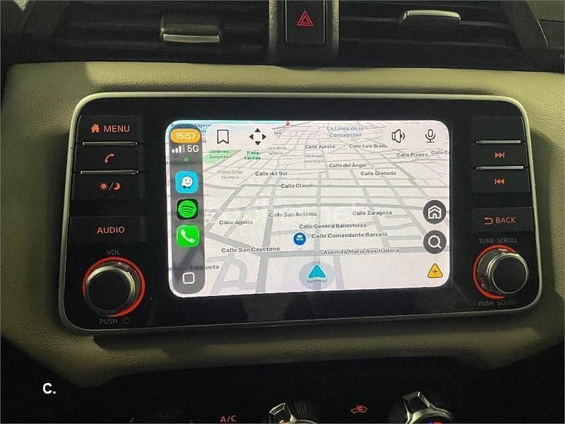 Usado Nissan Micra Acenta 92 CV (67 kW) 2021 Azul Utilitario