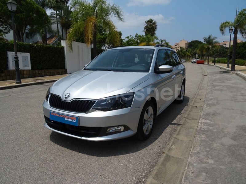 Gris / plata Usado 2017 Skoda Fabia Style Familiar | 9900 € (Un poco caro) - Imagen 1/4