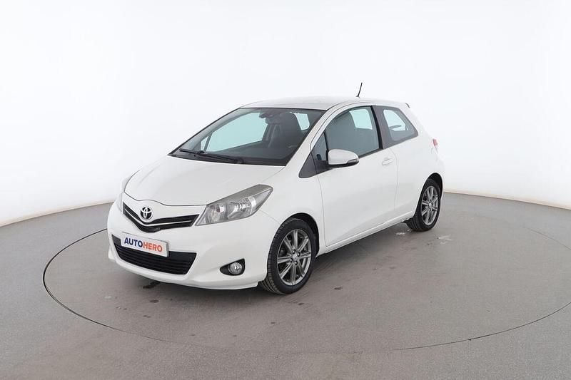 Blanco Usado 2013 Toyota Yaris Active Utilitario | 10.199 € (Precio justo) - Imagen 1/3