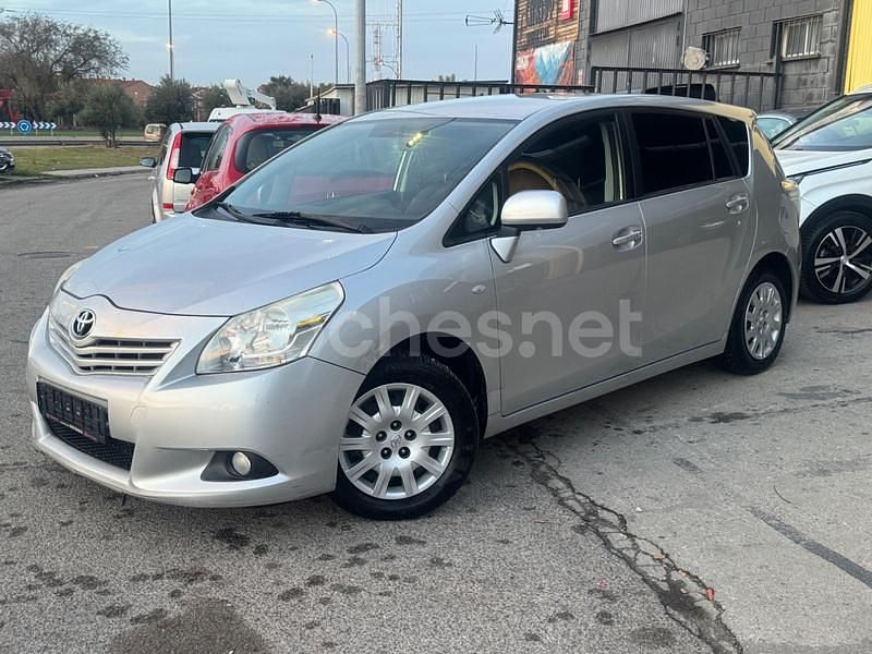 Usado Toyota Verso Multidrive S 147 CV (108 kW) 2011 Gris / plata Monovolumen