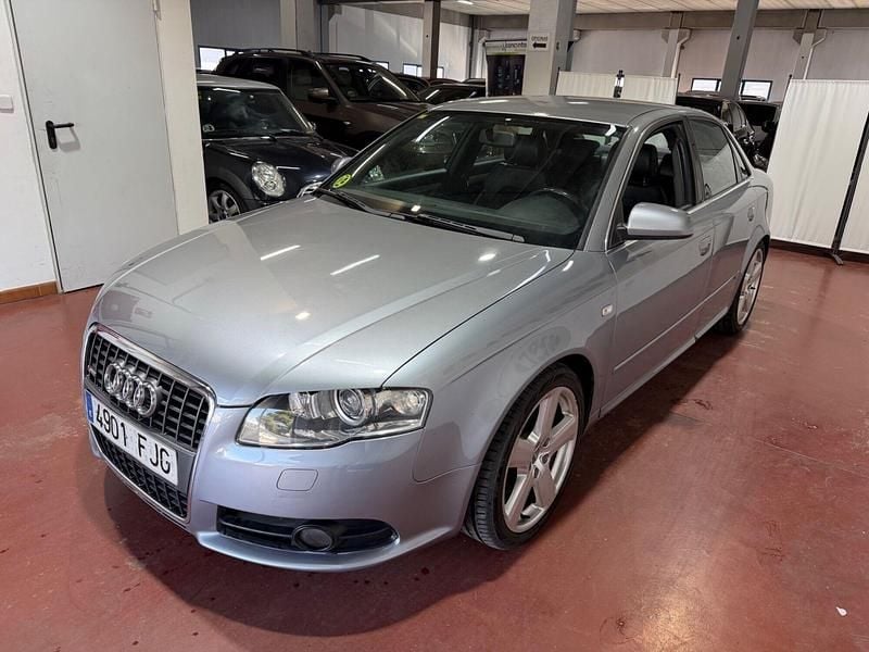Usado Audi A4 170 CV (125 kW) 2006 Gris / plata Berlina