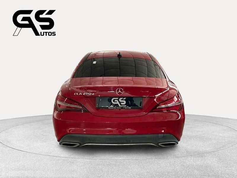Käytetty Mercedes CLA200 136 HP (100 kW) 2017 Punainen Coupe - kaksiovinen