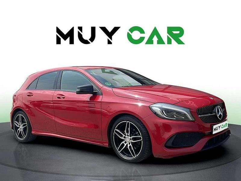 Usado Mercedes A180 AMG line 122 CV (89 kW) 2015 Rojo Berlina