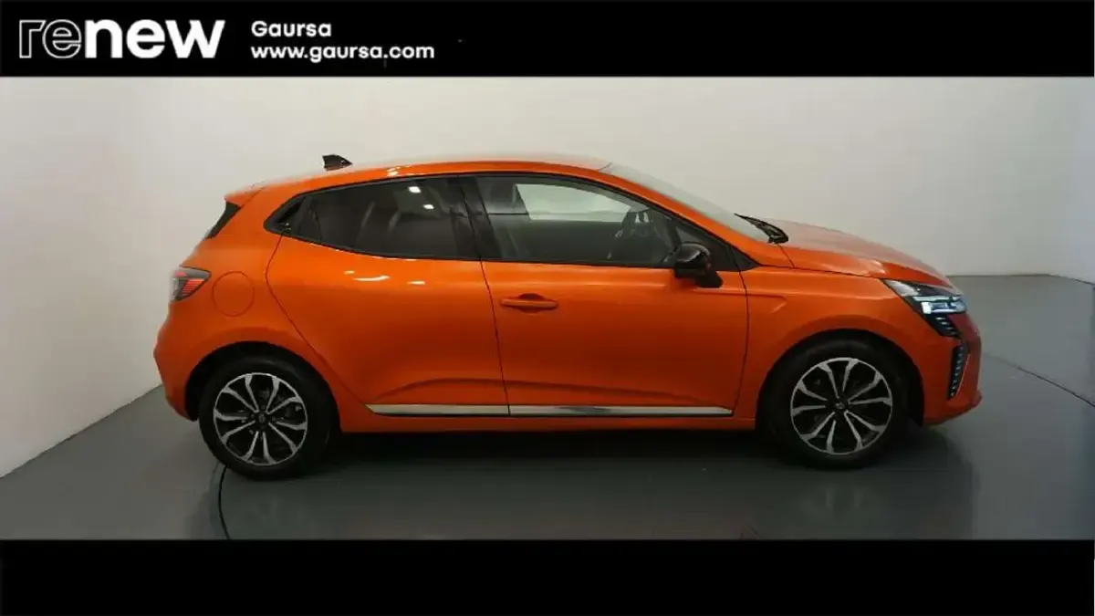 Usado Renault Clio V Techno 90 CV (66 kW) 2023 Naranja Berlina