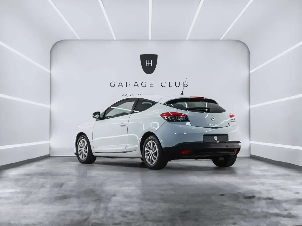 Begagnad Renault Mégane LIMITED 115 HK (84 kW) 2014 Vit Sportkupé