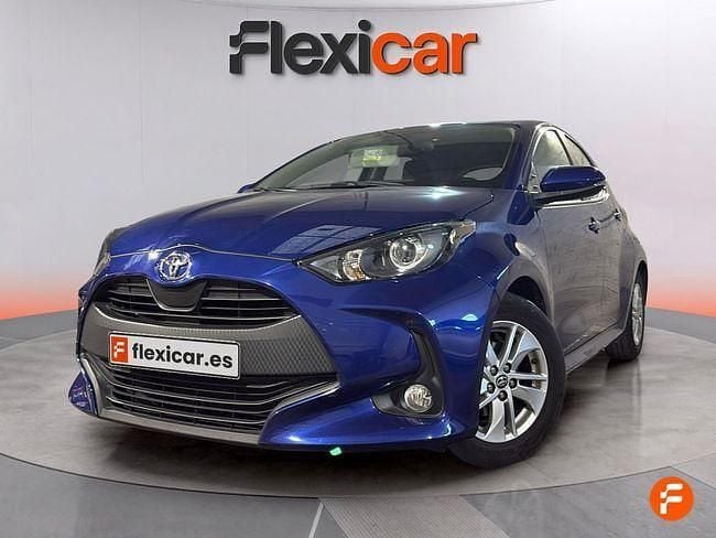 Usado Toyota Yaris Edition 125 CV (91 kW) 2021 Azul Berlina