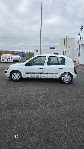 Usado Renault Clio II Expression 80 CV (58 kW) 2003 Blanco Berlina