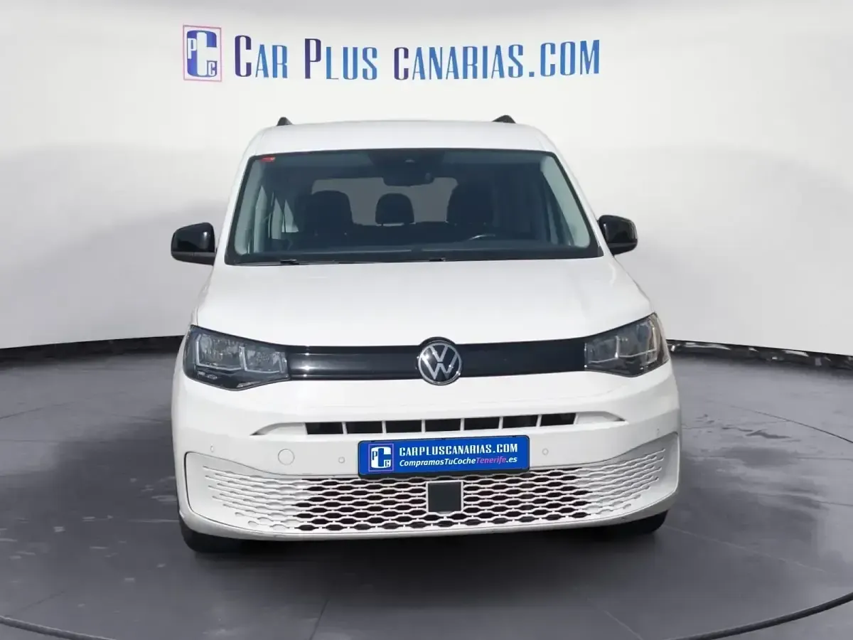 Usado VW Caddy Maxi 114 CV (83 kW) 2023 Blanco Monovolumen