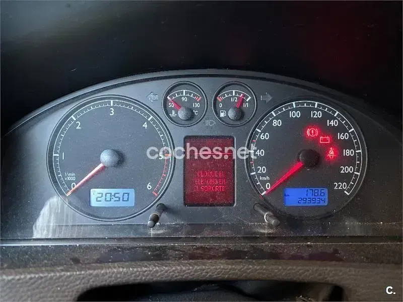 Usado VW Multivan Highline 174 CV (127 kW) 2006 Gris / plata Monovolumen