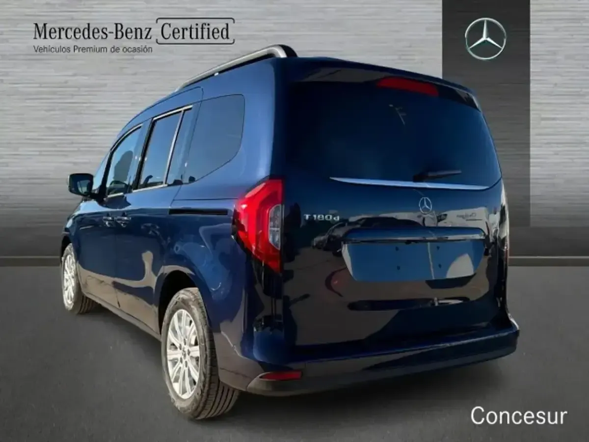 Nuevo Mercedes T180 115 CV (84 kW) 2026 Azul Monovolumen