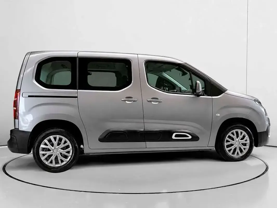 Usado Citroën Berlingo Feel 131 CV (96 kW) 2019 Gris Monovolumen