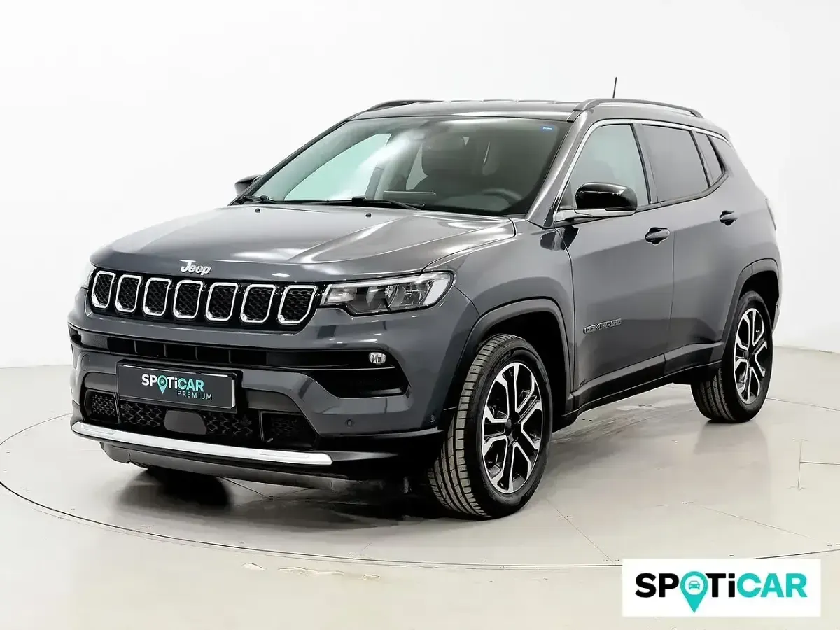 Usado Jeep Compass Limited 131 CV (96 kW) 2022 Gris SUV