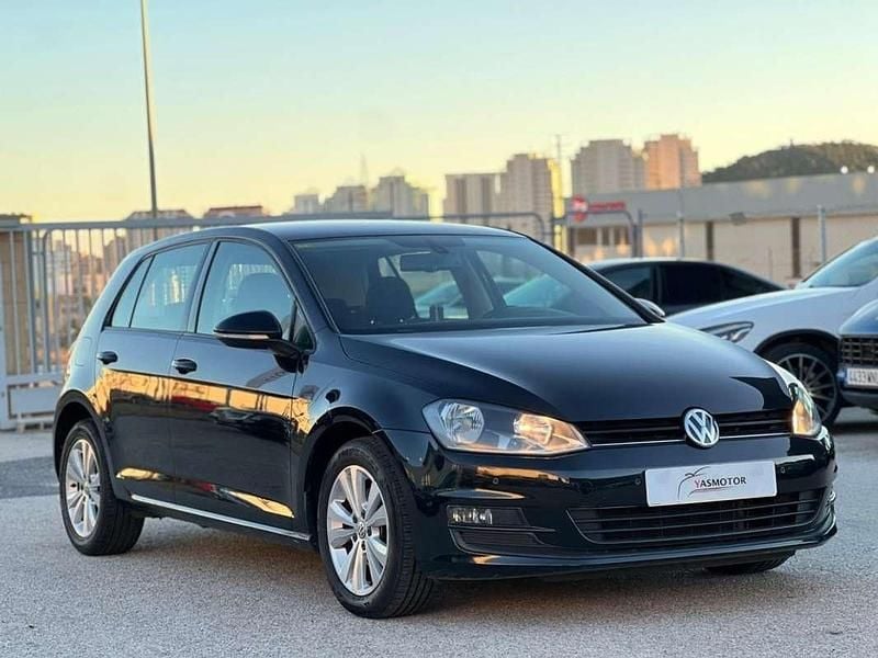 Usado VW Golf VII Advance 105 CV (77 kW) 2014 Negro Utilitario