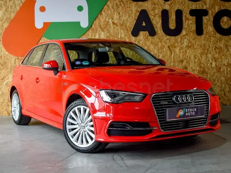 Usado Audi A3 Sportback Ambition 204 CV (150 kW) 2015 Rojo Utilitario