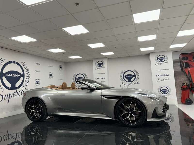Usado Aston Martin DB12 680 CV (500 kW) 2024 Plateado Coupe