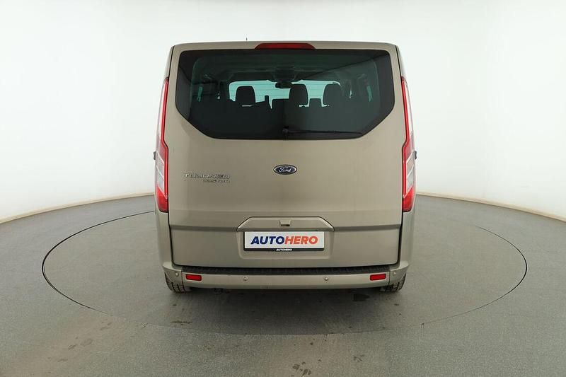 Usado Ford Tourneo Titanium 155 CV (114 kW) 2015 Beige Monovolumen
