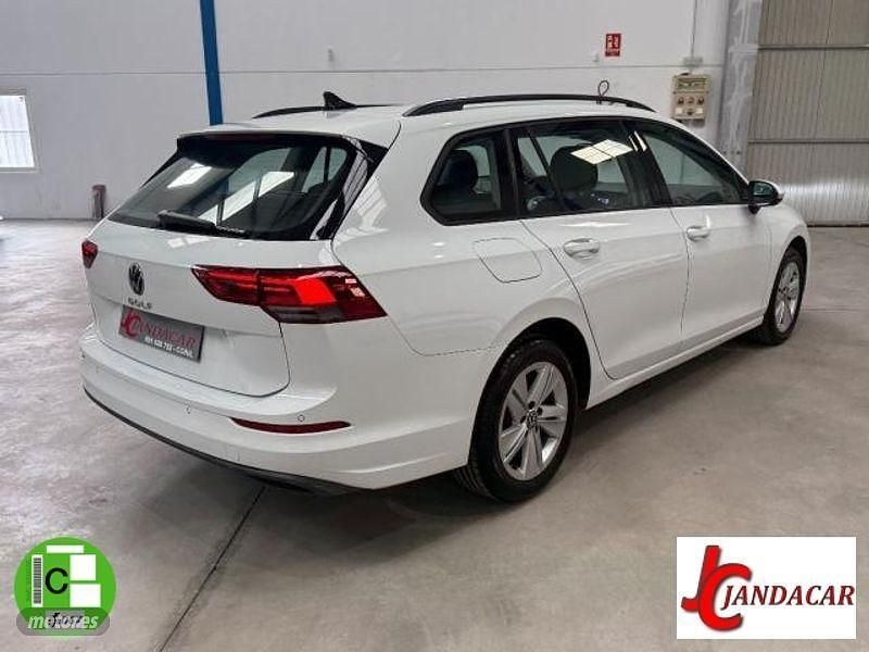 Usado VW Golf VIII 116 CV (85 kW) 2021 Blanco Familiar