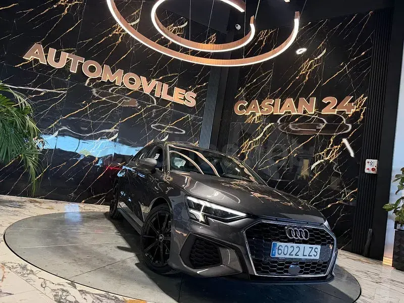 Usado Audi A3 S-Line 116 CV (85 kW) 2022 Gris / plata Berlina