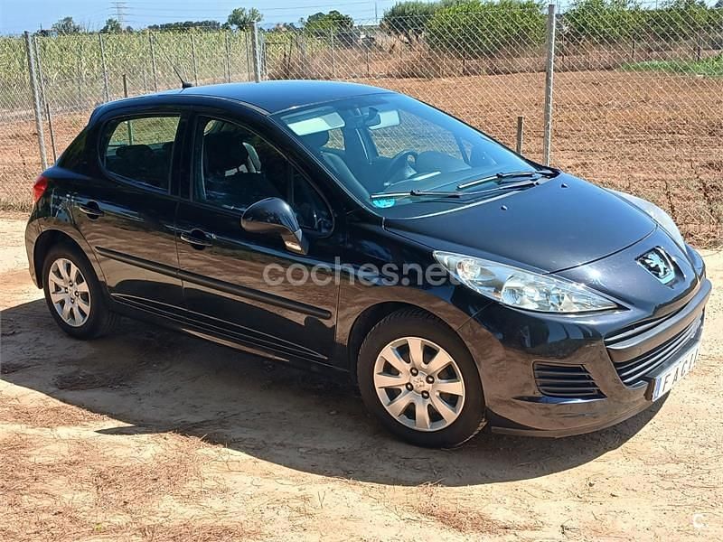 Negro Usado 2009 Peugeot 207 Berlina | 4995 € (Un poco caro) - Imagen 1/4
