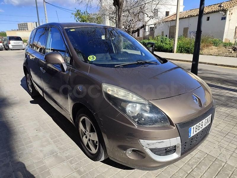Usado Renault Scénic III Dynamique 130 CV (95 kW) 2010 Beige Monovolumen
