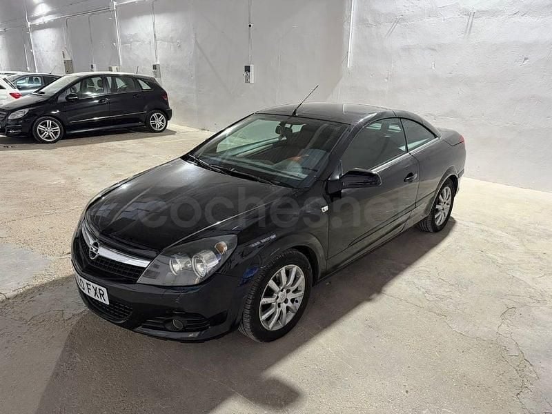 Usado Opel Astra Cabriolet Enjoy 115 CV (84 kW) 2008 Negro Descapotable