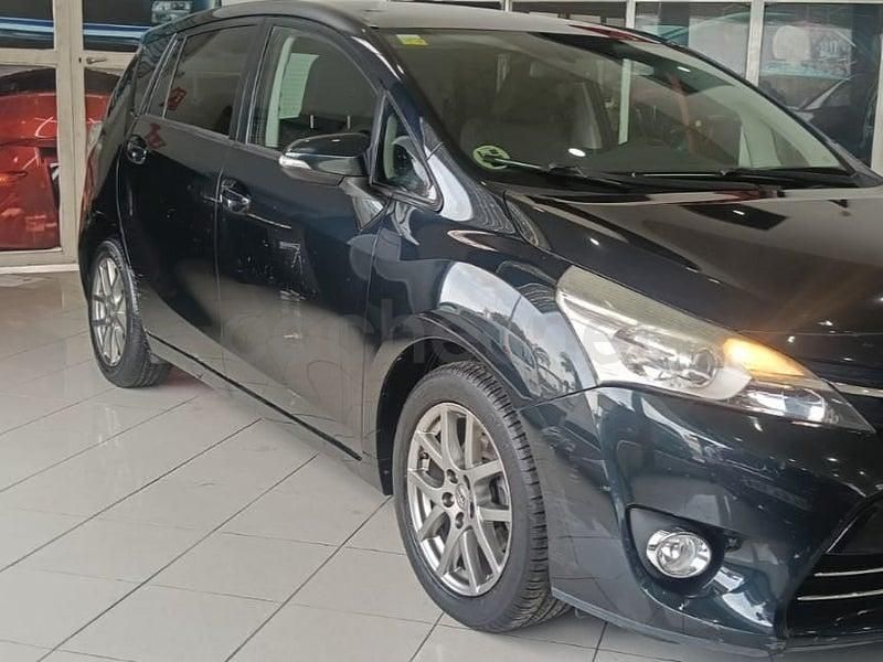 Usado Toyota Verso Active 126 CV (92 kW) 2013 Negro Monovolumen