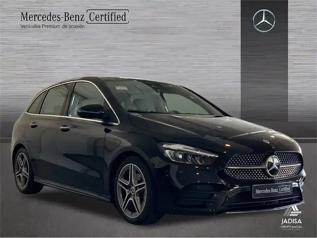 Usado Mercedes B200 AMG line 150 CV (110 kW) 2025 Negro Utilitario
