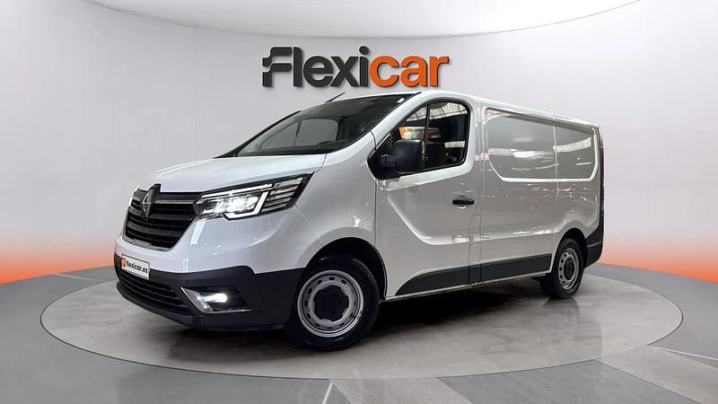 Usado Renault Trafic 110 CV (80 kW) 2023 Blanco Monovolumen