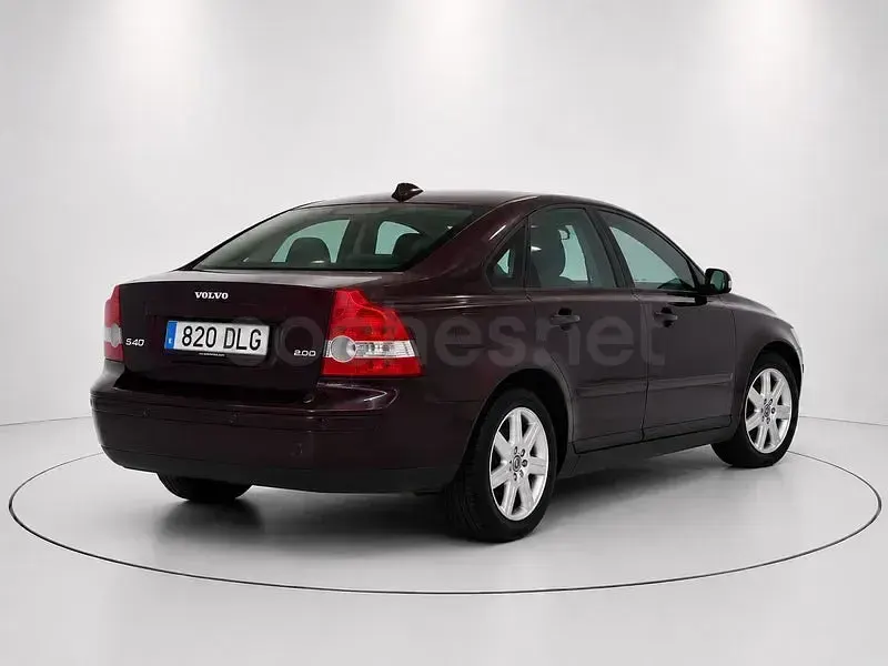 Usado Volvo S40 Momentum 136 CV (100 kW) 2005 Negro Berlina