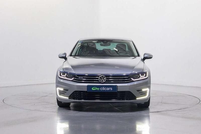 Usado VW Passat GTE 156 CV (114 kW) 2018 Plateado Berlina