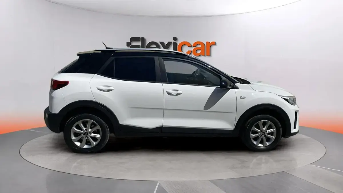 Usado Kia Stonic 101 CV (74 kW) 2018 Blanco SUV