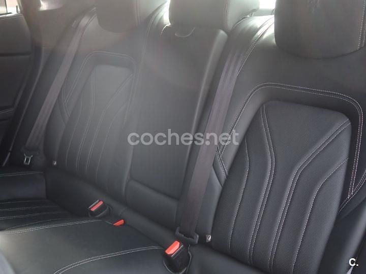 Usado Maserati Quattroporte GranLusso 430 CV (316 kW) 2018 Gris / plata Berlina