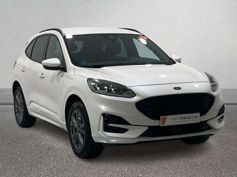 Usado Ford Kuga ST-Line 226 CV (166 kW) 2023 Blanco SUV