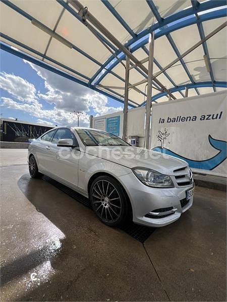 Usado Mercedes C180 156 CV (114 kW) 2012 Gris / plata Coupe