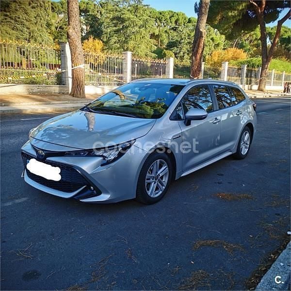 Usado Toyota Corolla Business Edition 122 CV (89 kW) 2021 Gris / plata Familiar