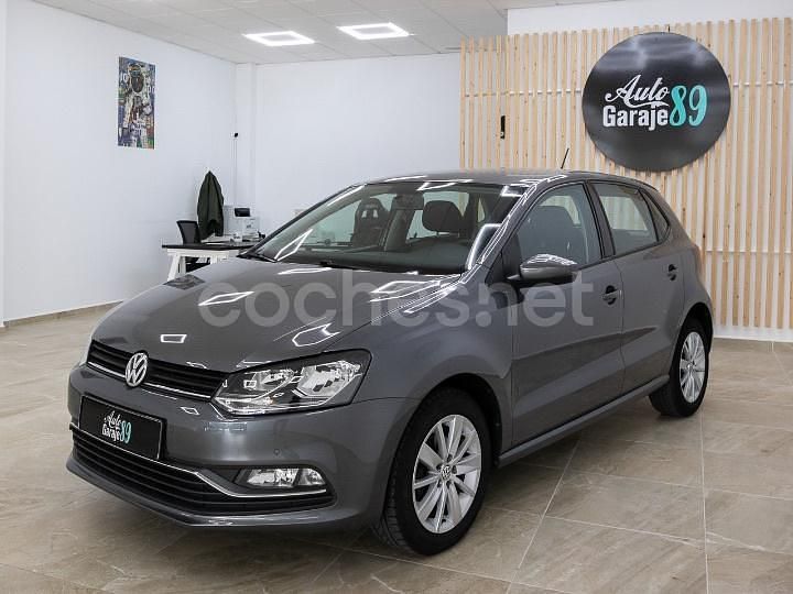 Usado VW Polo Edition 75 CV (55 kW) 2017 Gris / plata Berlina