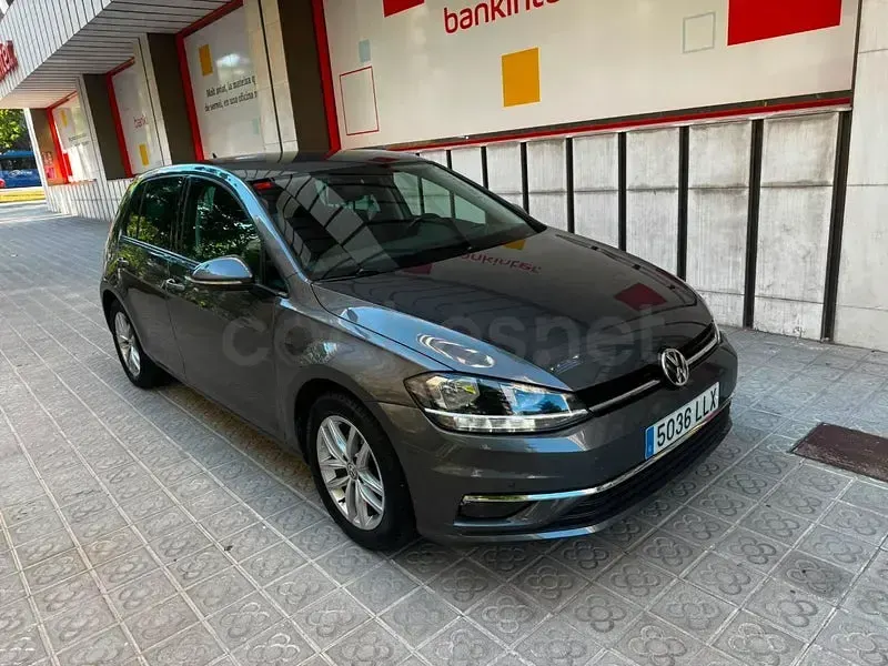 Usado VW Golf VII Advance 150 CV (110 kW) 2020 Gris / plata Berlina