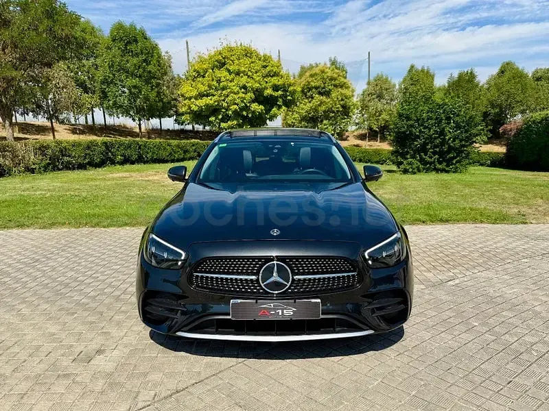 Usado Mercedes E220 194 CV (142 kW) 2022 Gris / plata Familiar