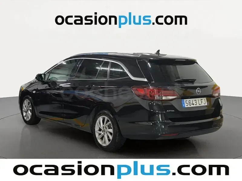 Usado Opel Astra Elegance 145 CV (106 kW) 2020 Negro Familiar